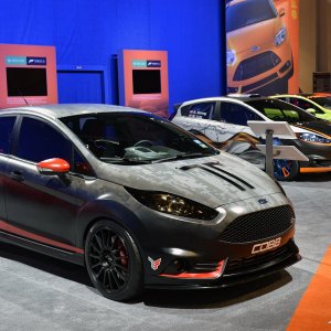 01-ford-fiesta-st-sema-2013-1.jpg